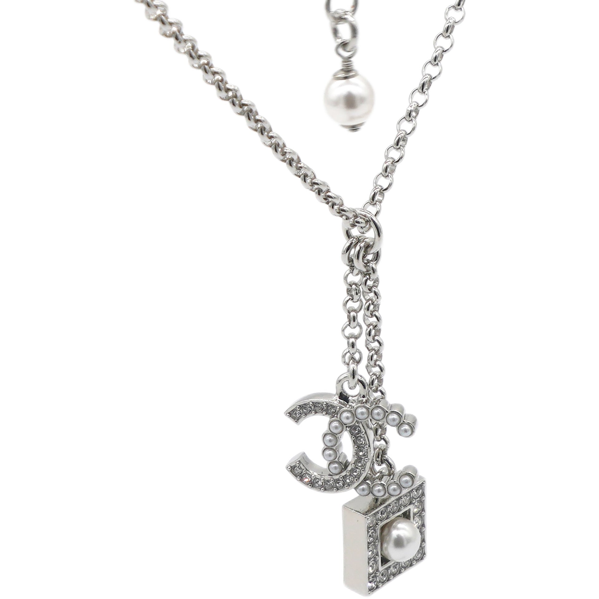 Pearl Rhinestone CC Logo Square Pendant Silver Pendant Necklace