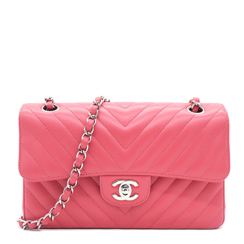 Small Chevron Classic Flap Pink shoulder bag