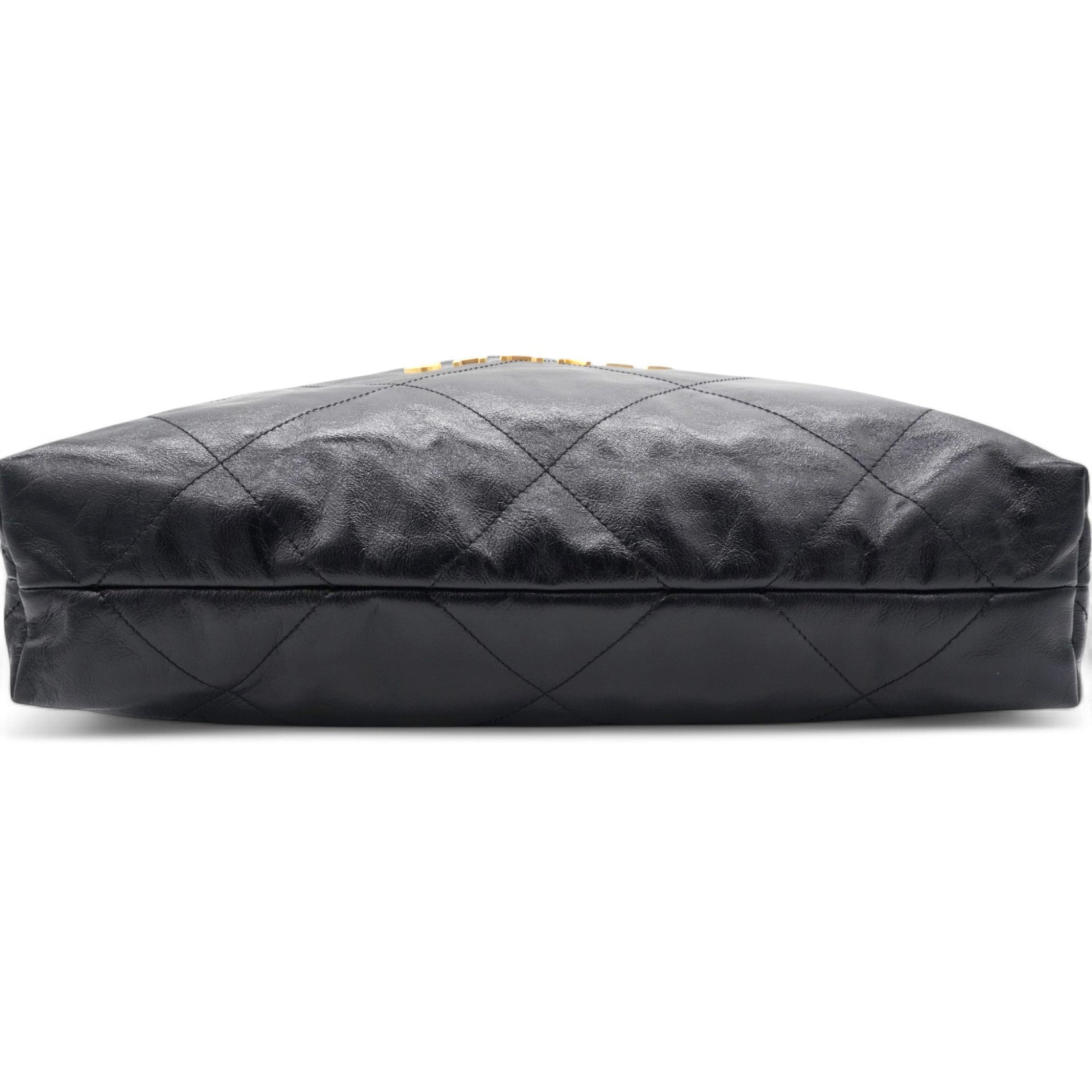 Shiny Quilted Medium Chanel 22 Black