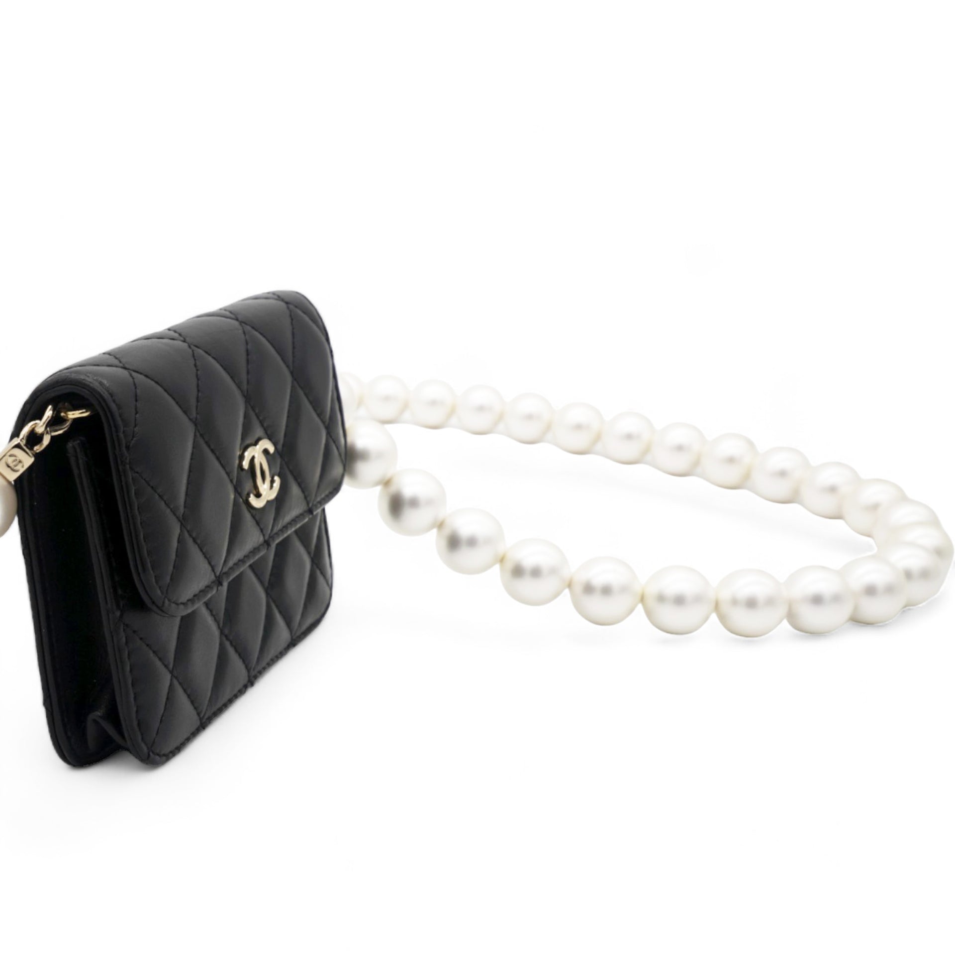 Calfskin Quilted Maxi Pearls Card Holder Flap With Chain Black