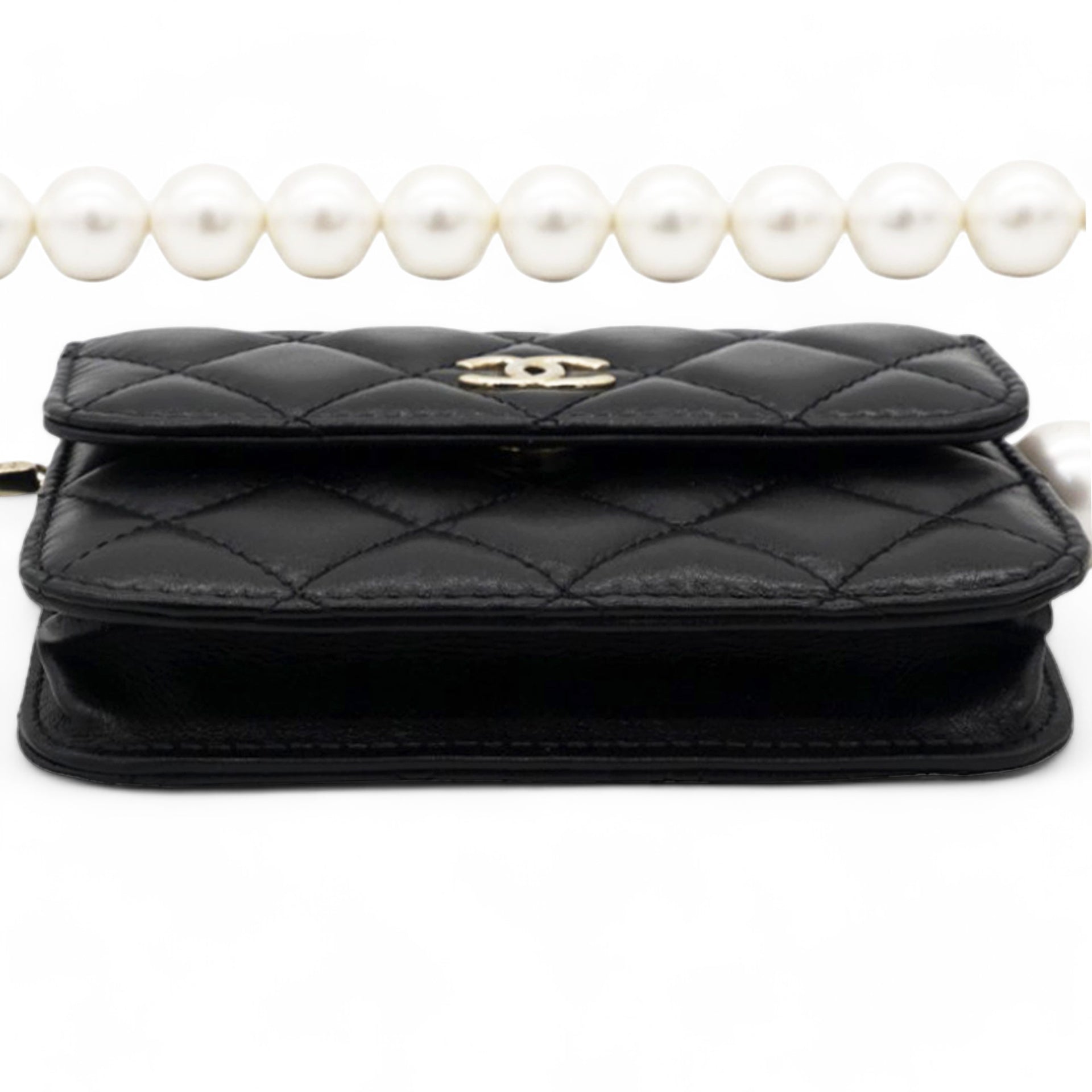 Calfskin Quilted Maxi Pearls Card Holder Flap With Chain Black