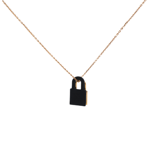 Swift Small O'Kelly Pendant Necklace Black