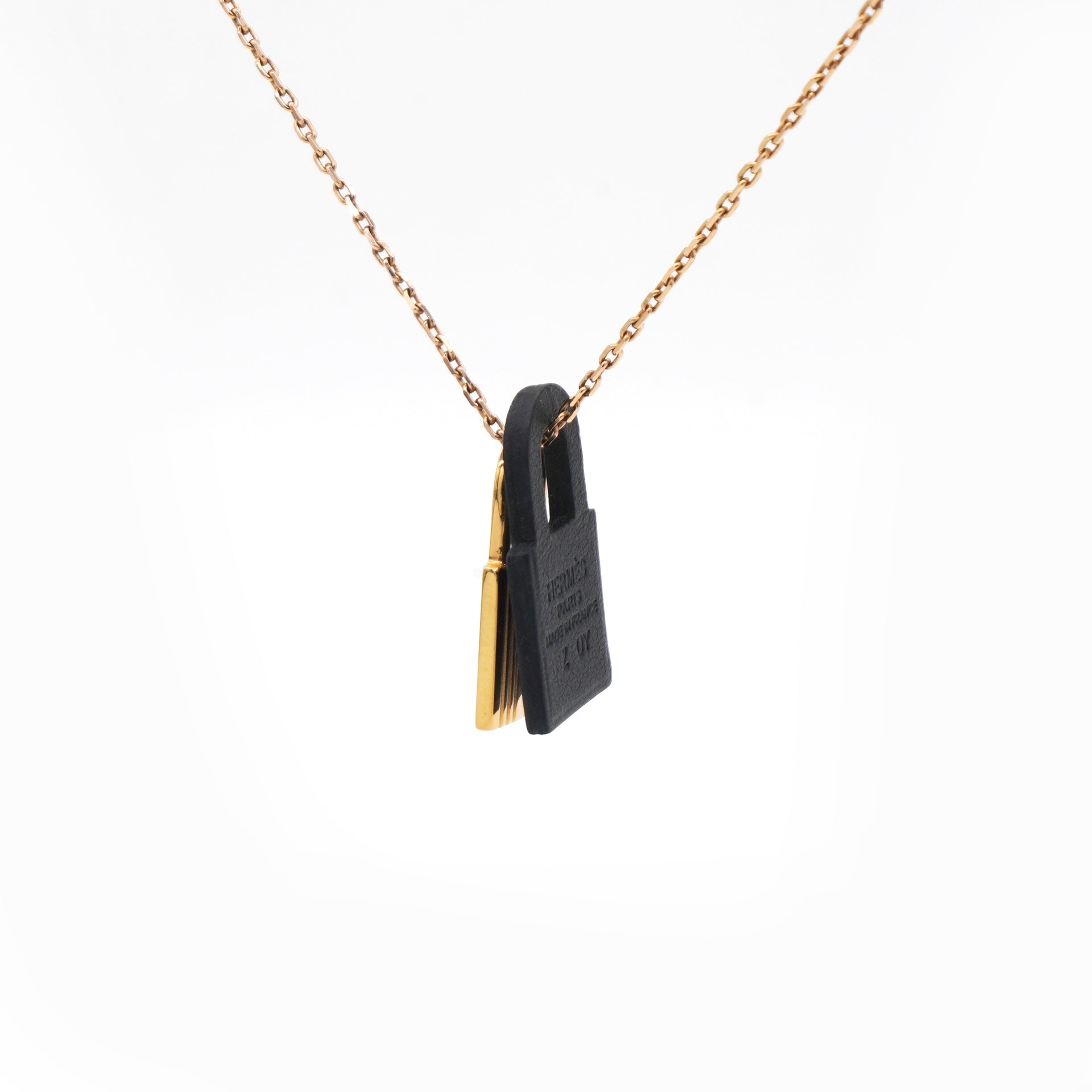 Swift Small O'Kelly Pendant Necklace Black