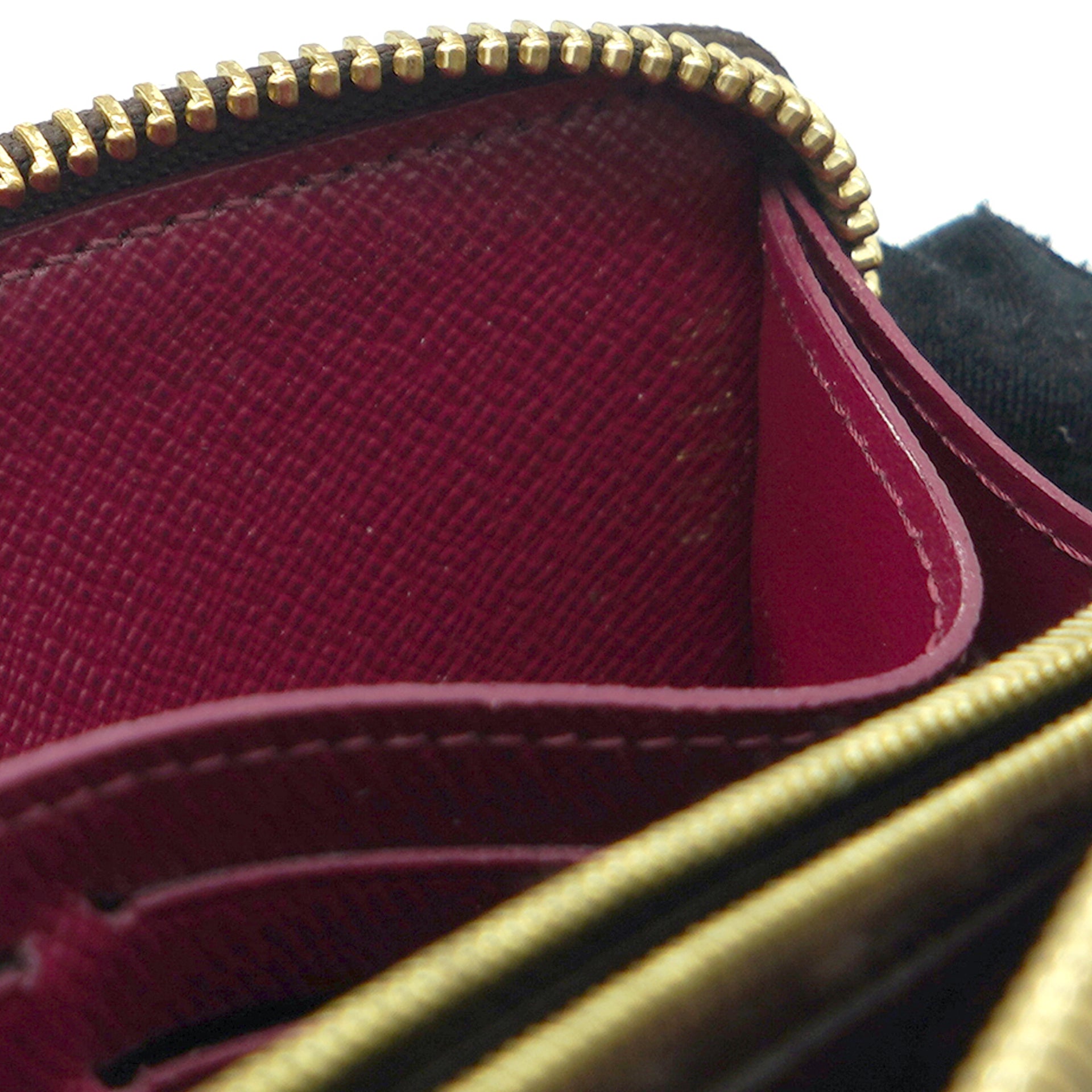 Louis Vuitton - Damier Ebene Zippy Wallet, Dust Bag included, Authentic