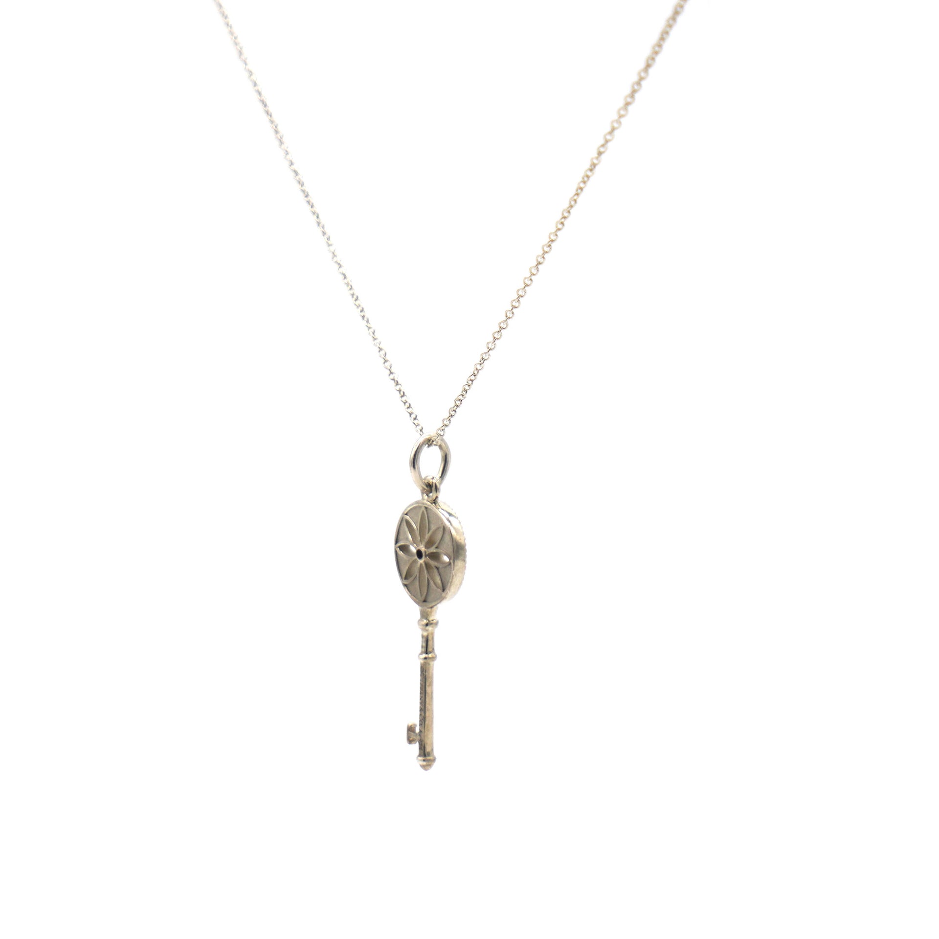 Keys Daisy Key Silver Pendant Necklace