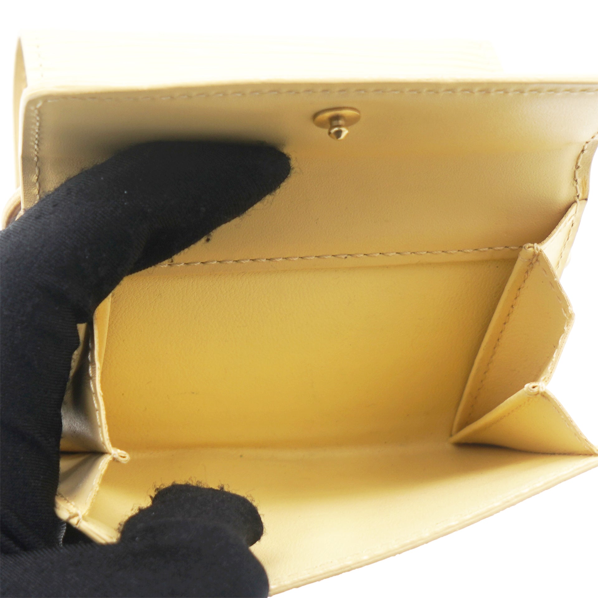 Leather wallet Louis Vuitton Yellow in Leather - 29378532