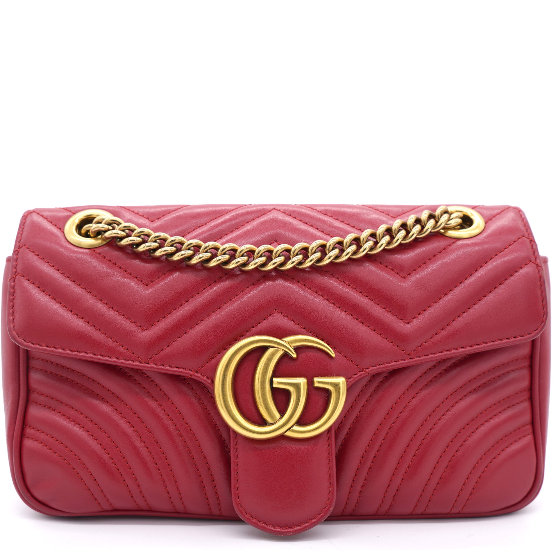 Gucci GG marmont matelasse leather super mini bag. Hibiscus red chevron  leather | Gucci mini bag, Mini bag, Black gucci bag