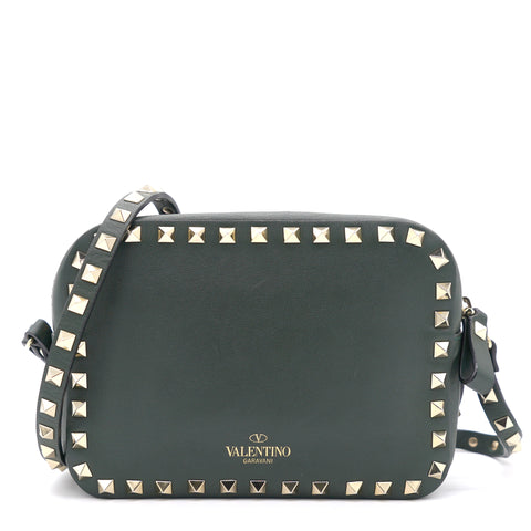 Valentino clutch green rockstud. RARE. SOLD OUT