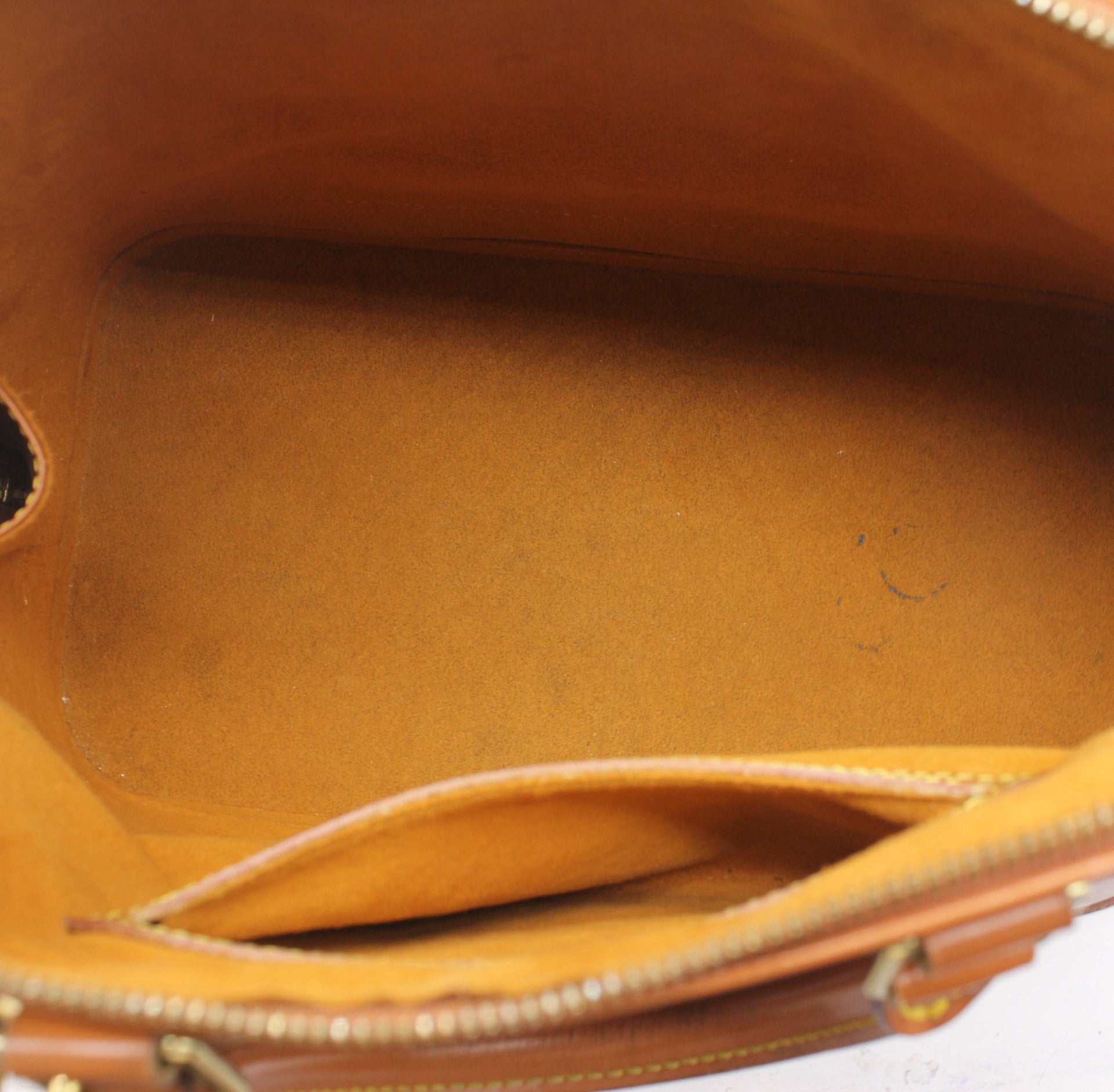 Cayene Epi Leather Alma PM Bag – STYLISHTOP