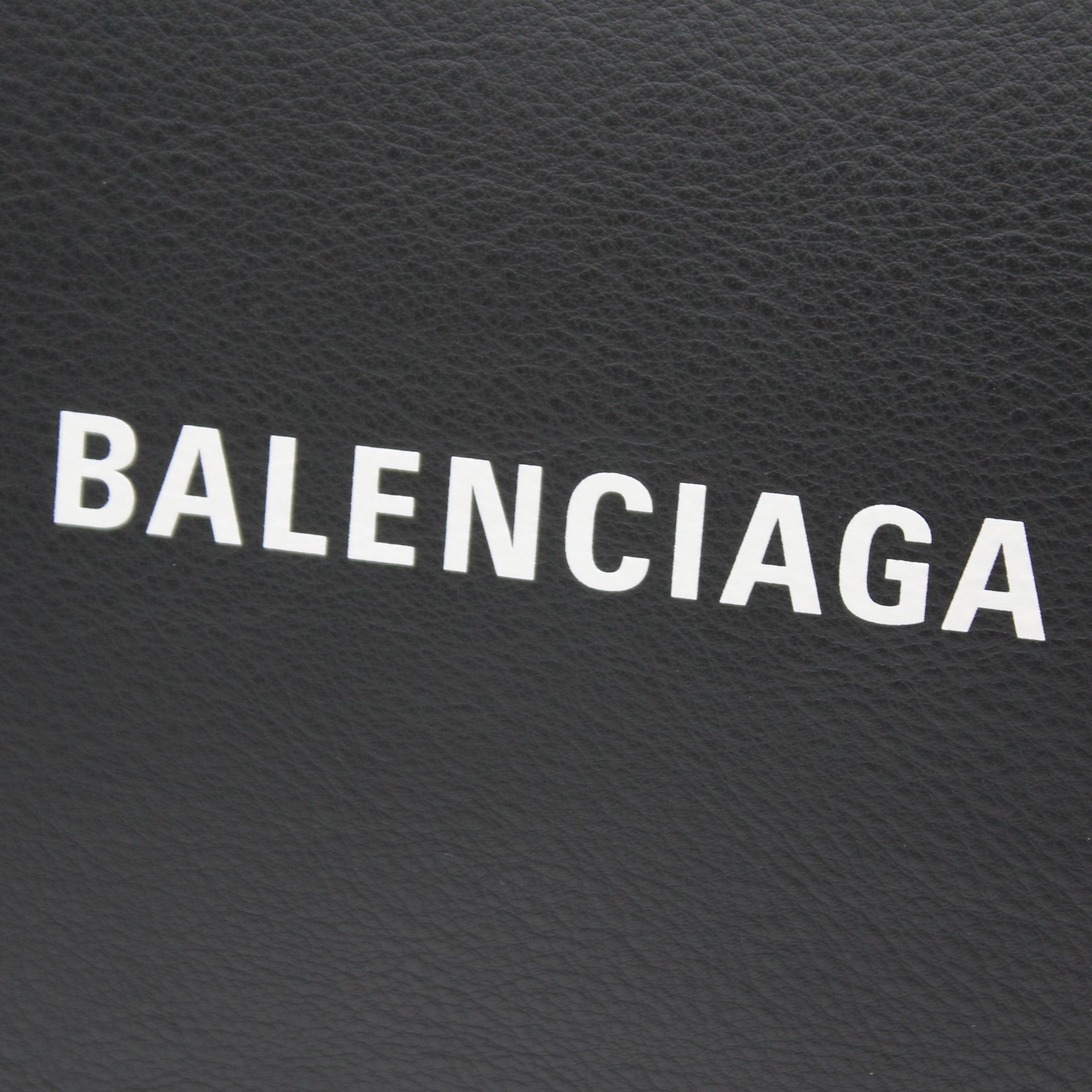 Lịch sử giá Áo Thun Tay Lỡ In Balenciaga Logo Vector cập nhật 82023   BeeCost